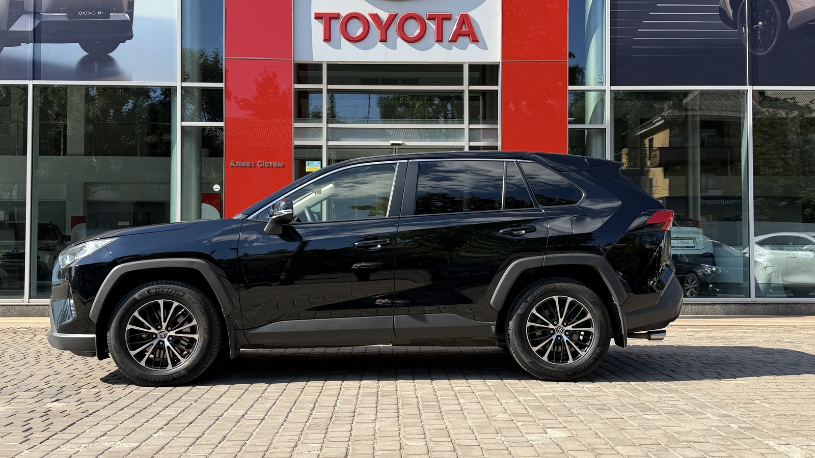 Toyota RAV4 2019 року, Універсал, Тойота Центр Кривий Ріг "Алмаз Сістем", м.Кривий Ріг | Фото № 3 Toyota RAV4 2019 року з пробігом 197598 км, Універсал, Тойота Центр Кривий Ріг "Алмаз Сістем", м.Кривий Ріг - 929500 ГРН | Фото № 3