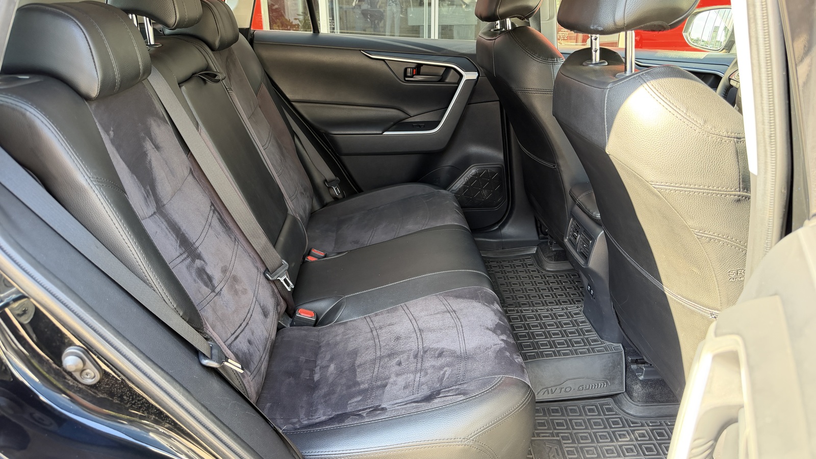 Toyota RAV4 2019 року, Універсал, Тойота Центр Кривий Ріг "Алмаз Сістем", м.Кривий Ріг | Фото № 7 Toyota RAV4 2019 року з пробігом 197598 км, Універсал, Тойота Центр Кривий Ріг "Алмаз Сістем", м.Кривий Ріг - 929500 ГРН | Фото № 7