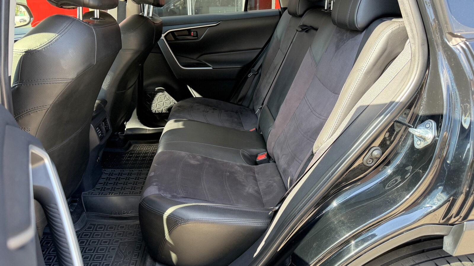 Toyota RAV4 2019 року, Універсал, Тойота Центр Кривий Ріг "Алмаз Сістем", м.Кривий Ріг | Фото № 11 Toyota RAV4 2019 року з пробігом 197598 км, Універсал, Тойота Центр Кривий Ріг "Алмаз Сістем", м.Кривий Ріг - 929500 ГРН | Фото № 11