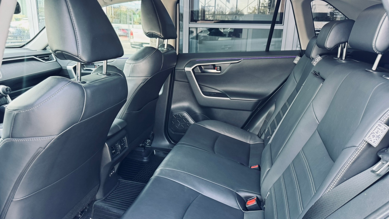 Toyota RAV4 2021 року, Універсал, Тойота Центр Івано-Франківськ "Класик-Авто", м.Івано-Франківськ | Фото № 11 Toyota RAV4 2021 року з пробігом 85560 км, Універсал, Тойота Центр Івано-Франківськ "Класик-Авто", м.Івано-Франківськ - 1639000 ГРН | Фото № 11