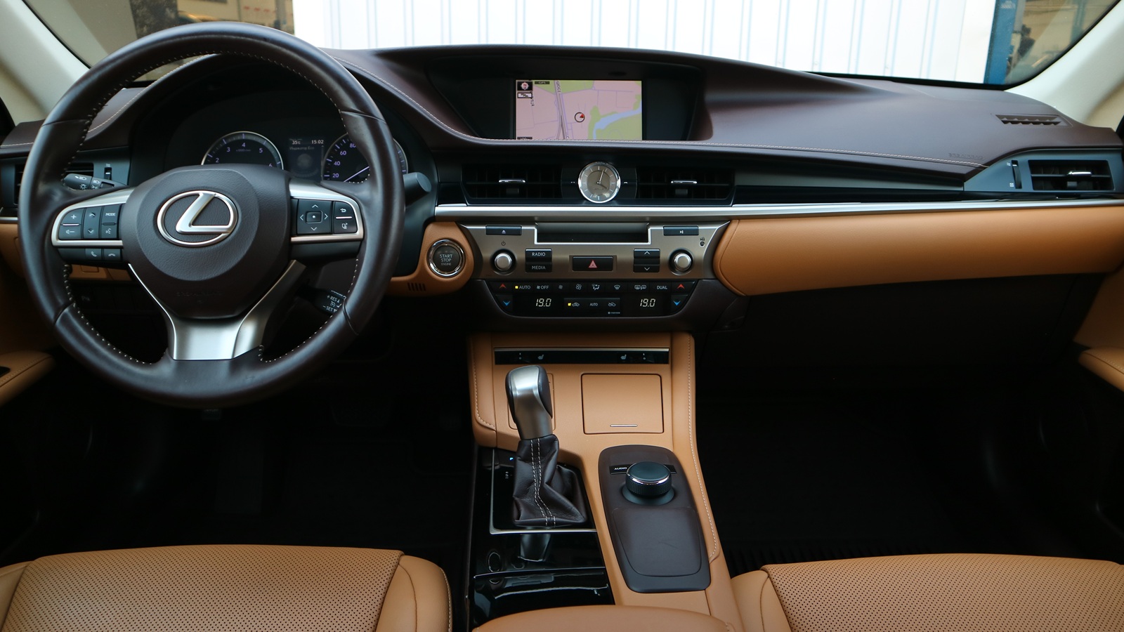 Lexus ES 2017 року, Седан, Тойота Центр Київ "Автосаміт Укравто Столичне", м.Київ | Фото № 8 Lexus ES 2017 року з пробігом 133611 км, Седан, Тойота Центр Київ "Автосаміт Укравто Столичне", м.Київ - 1115000 ГРН | Фото № 8