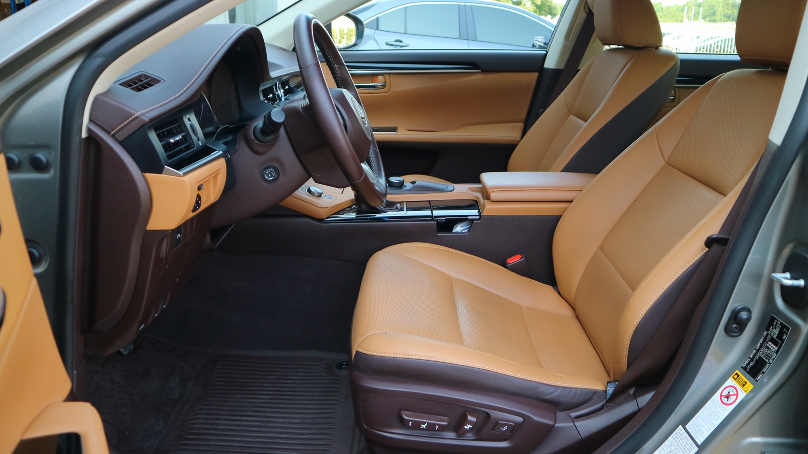 Lexus ES 2017 року, Седан, Тойота Центр Київ "Автосаміт Укравто Столичне", м.Київ | Фото № 13 Lexus ES 2017 року з пробігом 133611 км, Седан, Тойота Центр Київ "Автосаміт Укравто Столичне", м.Київ - 1115000 ГРН | Фото № 13