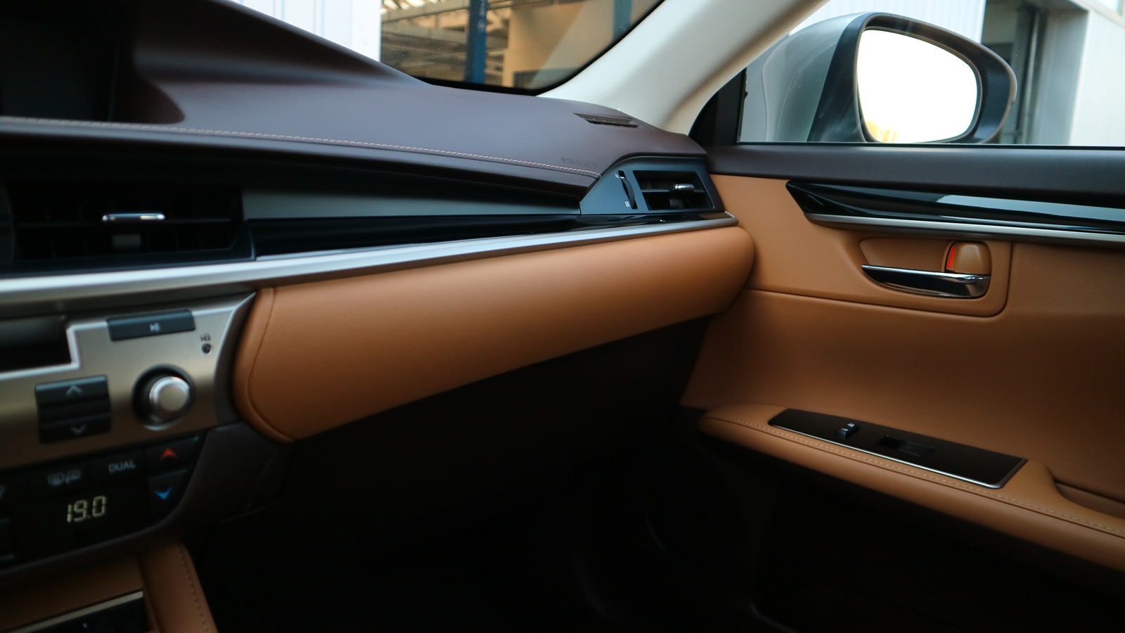 Lexus ES 2017 року, Седан, Тойота Центр Київ "Автосаміт Укравто Столичне", м.Київ | Фото № 17 Lexus ES 2017 року з пробігом 133611 км, Седан, Тойота Центр Київ "Автосаміт Укравто Столичне", м.Київ - 1115000 ГРН | Фото № 17