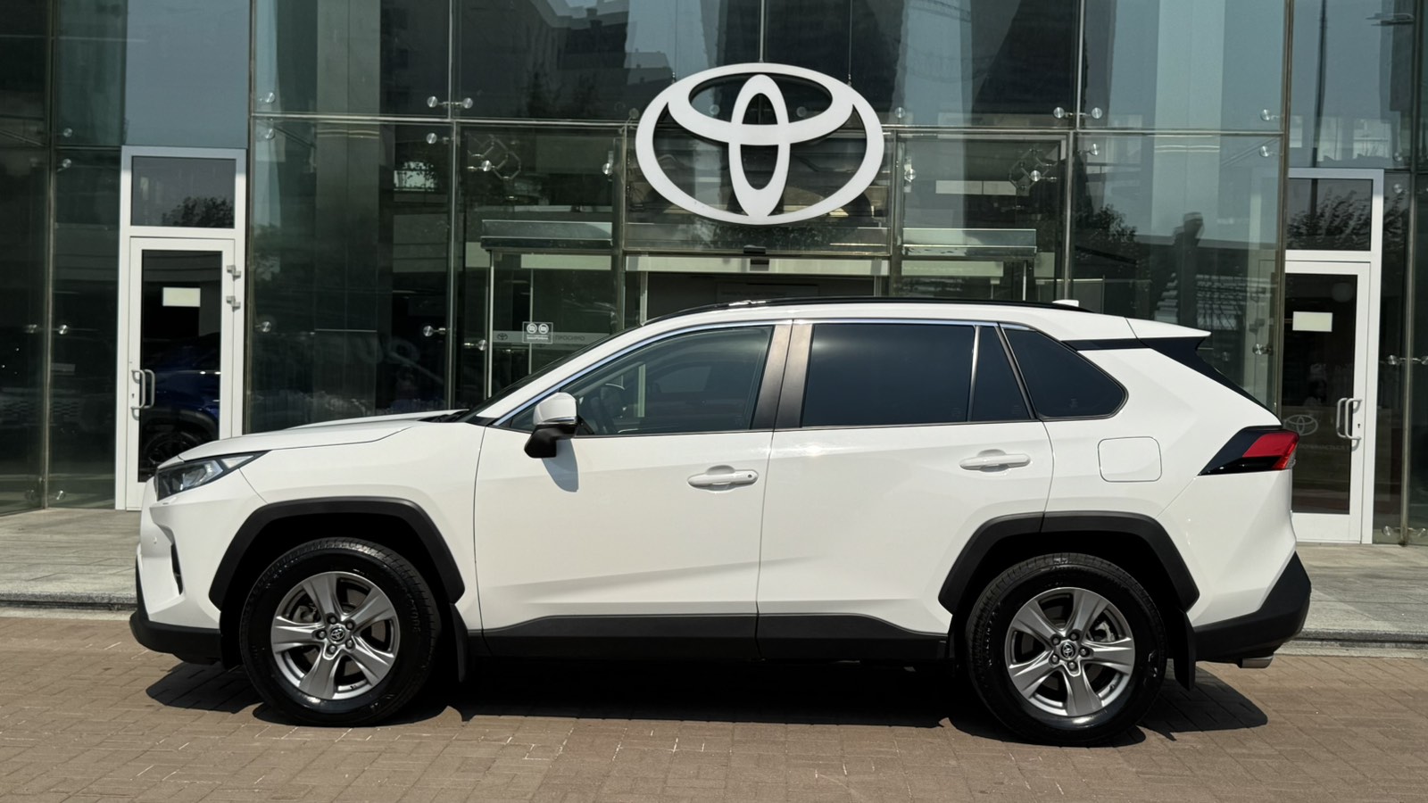 Toyota RAV4 2023 року з пробігом 98055 км, Універсал, Тойота Центр Київ "Автосаміт Укравто", м.Київ - 1740000 ГРН | Фото № 3