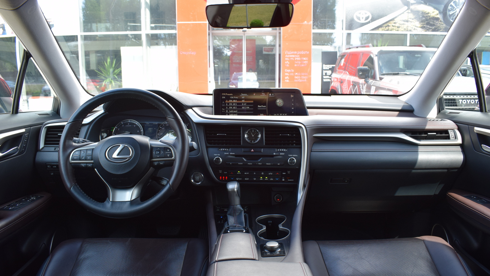 Lexus RX 350 2017 року, Універсал, Тойота Центр Житомир "Стар - Кар", м.Житомир | Фото № 8 Lexus RX 350 2017 року з пробігом 93864 км, Універсал, Тойота Центр Житомир "Стар - Кар", м.Житомир - 1430400 ГРН | Фото № 8