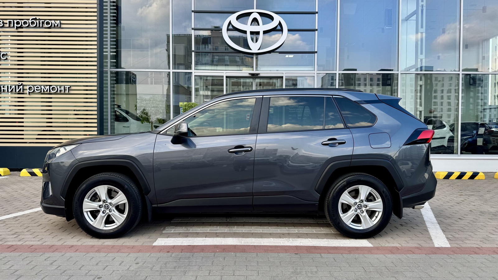 Toyota RAV4 2019 року, Універсал, Тойота Центр Чернігів "Соллі-Плюс", м.Чернігів | Фото № 3 Toyota RAV4 2019 року з пробігом 50261 км, Універсал, Тойота Центр Чернігів "Соллі-Плюс", м.Чернігів - 1282000 ГРН | Фото № 3