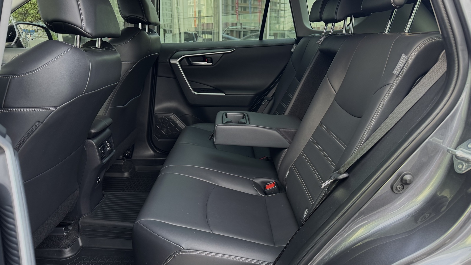 Toyota RAV4 2019 року, Універсал, Тойота Центр Чернігів "Соллі-Плюс", м.Чернігів | Фото № 11 Toyota RAV4 2019 року з пробігом 50261 км, Універсал, Тойота Центр Чернігів "Соллі-Плюс", м.Чернігів - 1282000 ГРН | Фото № 11