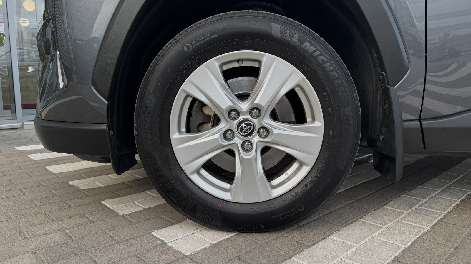Toyota RAV4 2019 року, Універсал, Тойота Центр Чернігів "Соллі-Плюс", м.Чернігів | Фото № 15 Toyota RAV4 2019 року з пробігом 50261 км, Універсал, Тойота Центр Чернігів "Соллі-Плюс", м.Чернігів - 1282000 ГРН | Фото № 15