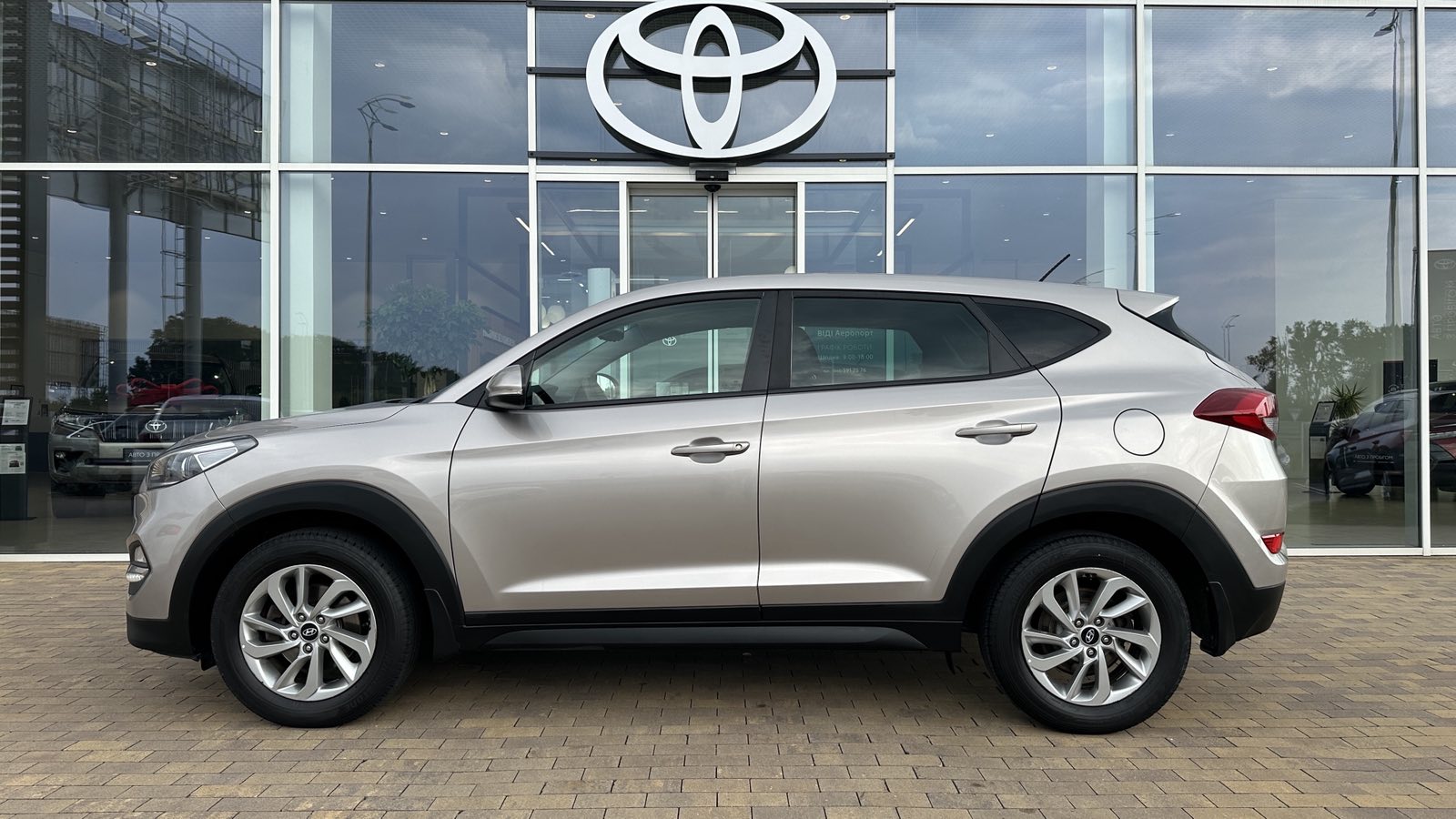 Інші авто HYUNDAI TUCSON 2016 року, Універсал, Тойота Центр Київ «ВІДІ Аеропорт», м.Київ | Фото № 3 Інші авто HYUNDAI TUCSON 2016 року з пробігом 220500 км, Універсал, Тойота Центр Київ «ВІДІ Аеропорт», м.Київ - 670000 ГРН | Фото № 3