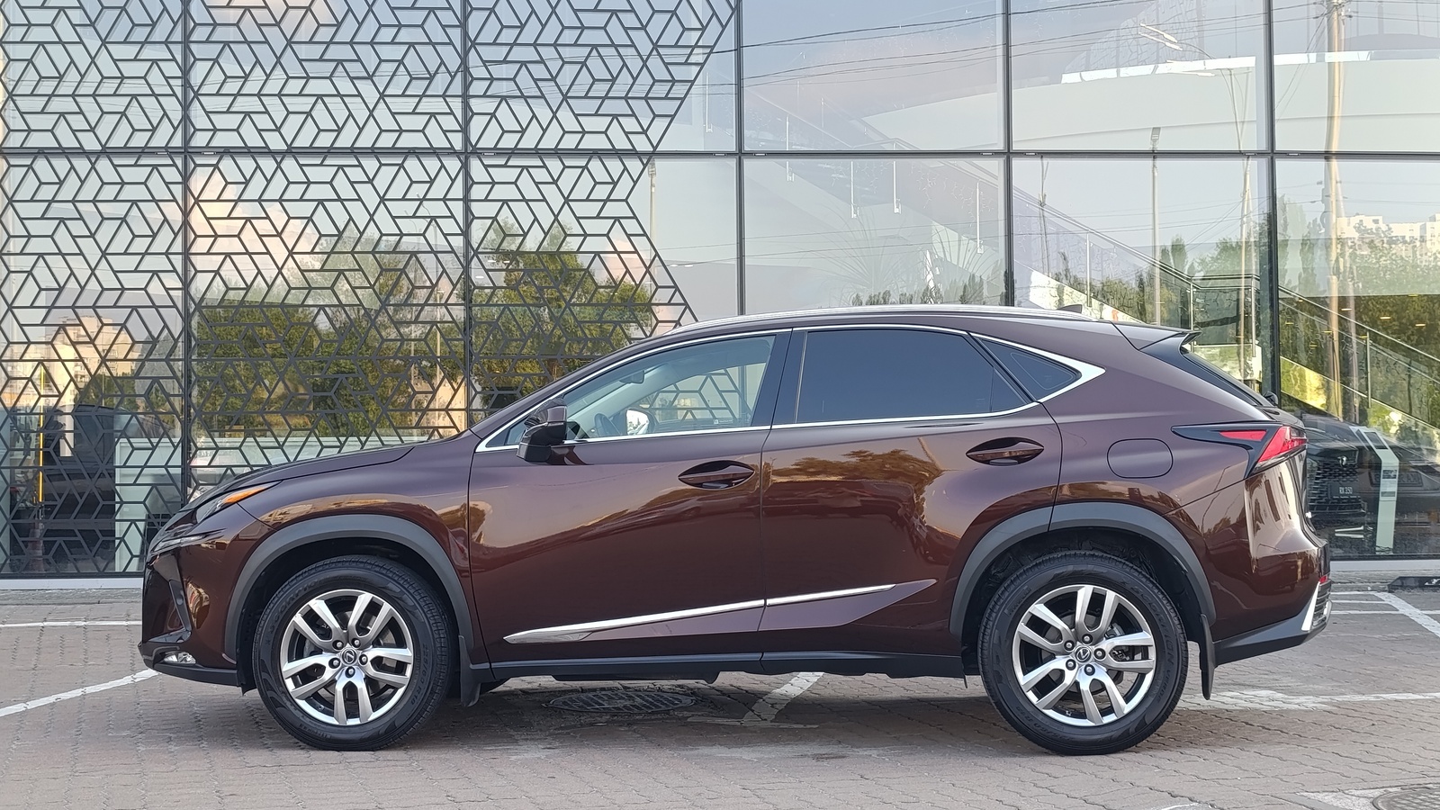Lexus NX 2017 року, Універсал, Лексус Київ Захід, м.Київ | Фото № 3 Lexus NX 2017 року з пробігом 63442 км, Універсал, Лексус Київ Захід, м.Київ - 1290000 ГРН | Фото № 3