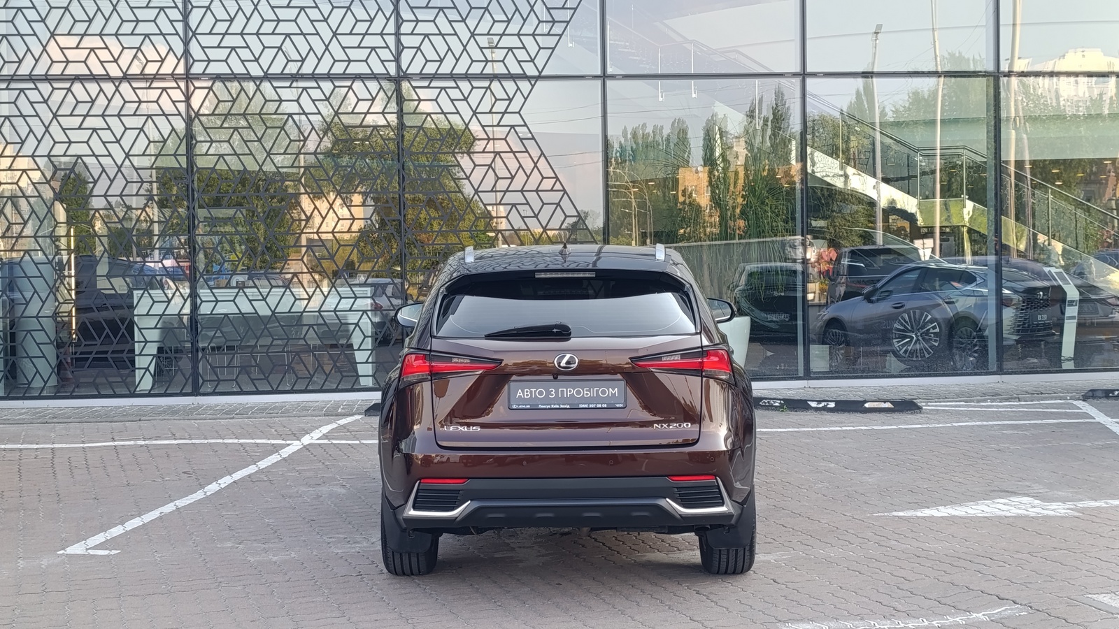 Lexus NX 2017 року, Універсал, Лексус Київ Захід, м.Київ | Фото № 4 Lexus NX 2017 року з пробігом 63442 км, Універсал, Лексус Київ Захід, м.Київ - 1290000 ГРН | Фото № 4