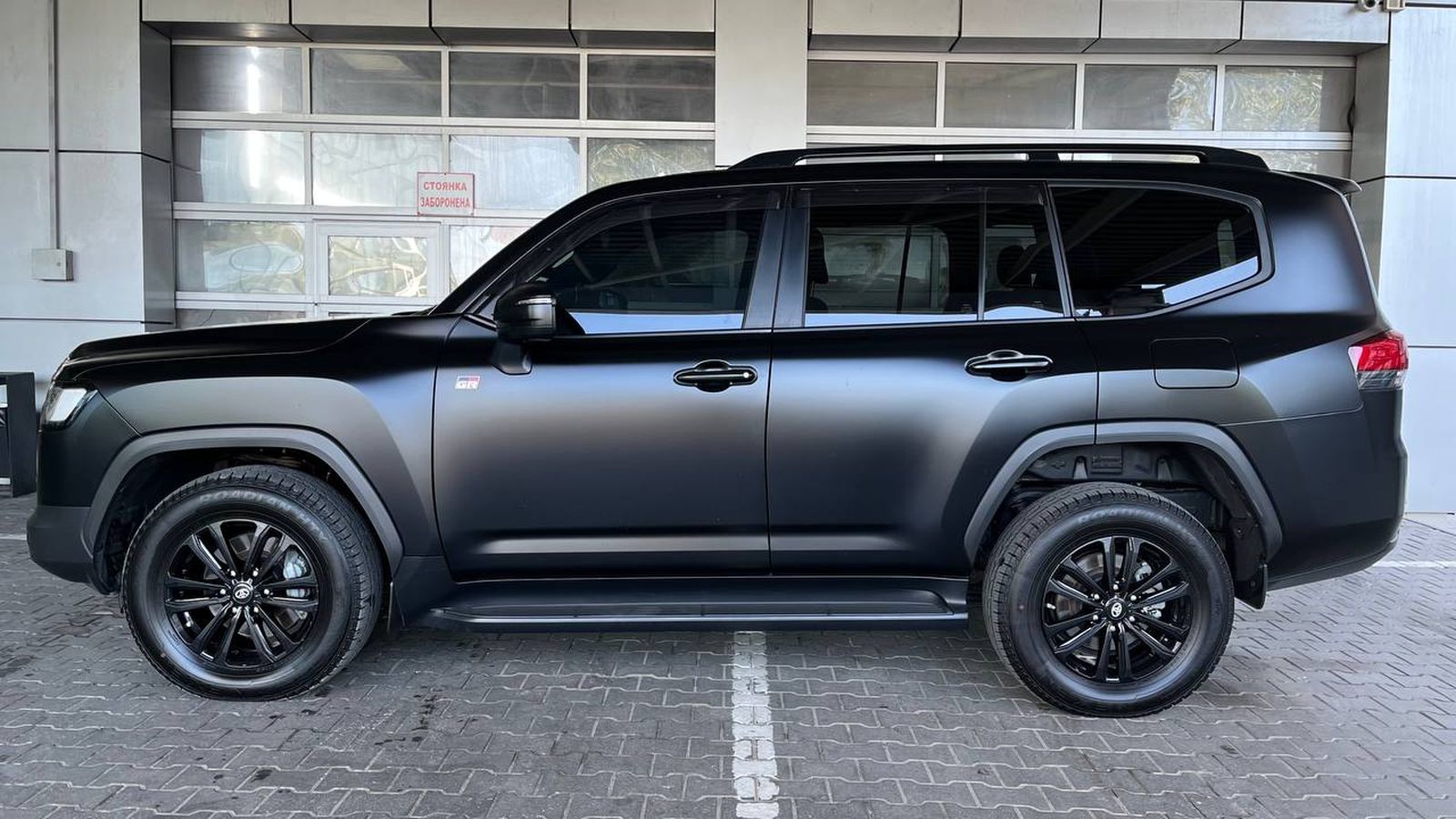 Toyota LAND CRUISER 2022 року, Універсал, Тойота Центр Хмельницький "Гранд Мотор", м.Хмельницький | Фото № 3 Toyota LAND CRUISER 2022 року з пробігом 91935 км, Універсал, Тойота Центр Хмельницький "Гранд Мотор", м.Хмельницький - 3387000 ГРН | Фото № 3
