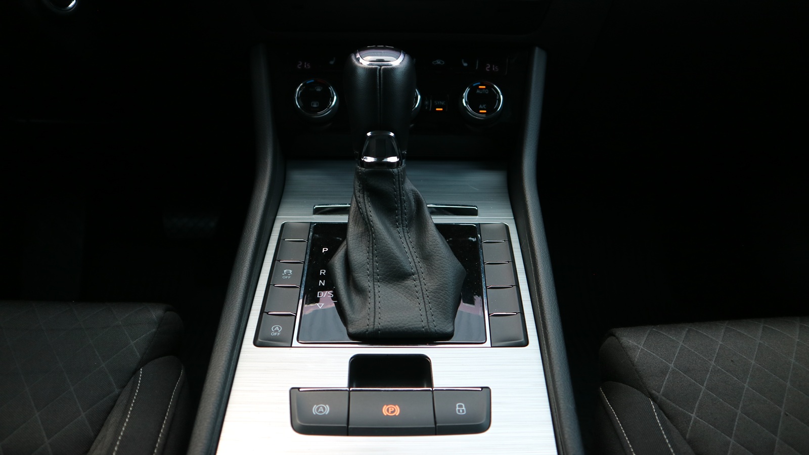 Інші авто SKODA SUPERB 2020 року, Ліфтбек, Тойота Центр Київ "Автосаміт Укравто Столичне", м.Київ | Фото № 20 Інші авто SKODA SUPERB 2020 року з пробігом 95049 км, Ліфтбек, Тойота Центр Київ "Автосаміт Укравто Столичне", м.Київ - 1333000 ГРН | Фото № 20
