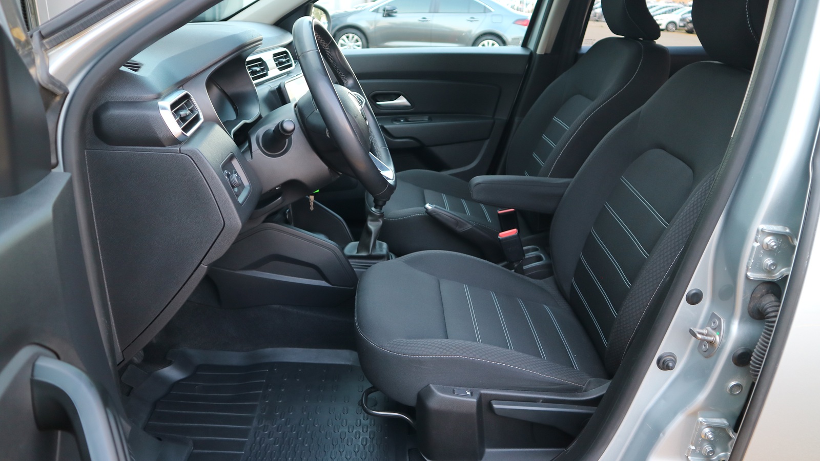 Інші авто RENAULT DUSTER 2022 року, Універсал, Тойота Центр Київ "Автосаміт Укравто Столичне", м.Київ | Фото № 13 Інші авто RENAULT DUSTER 2022 року з пробігом 126443 км, Універсал, Тойота Центр Київ "Автосаміт Укравто Столичне", м.Київ - 839000 ГРН | Фото № 13
