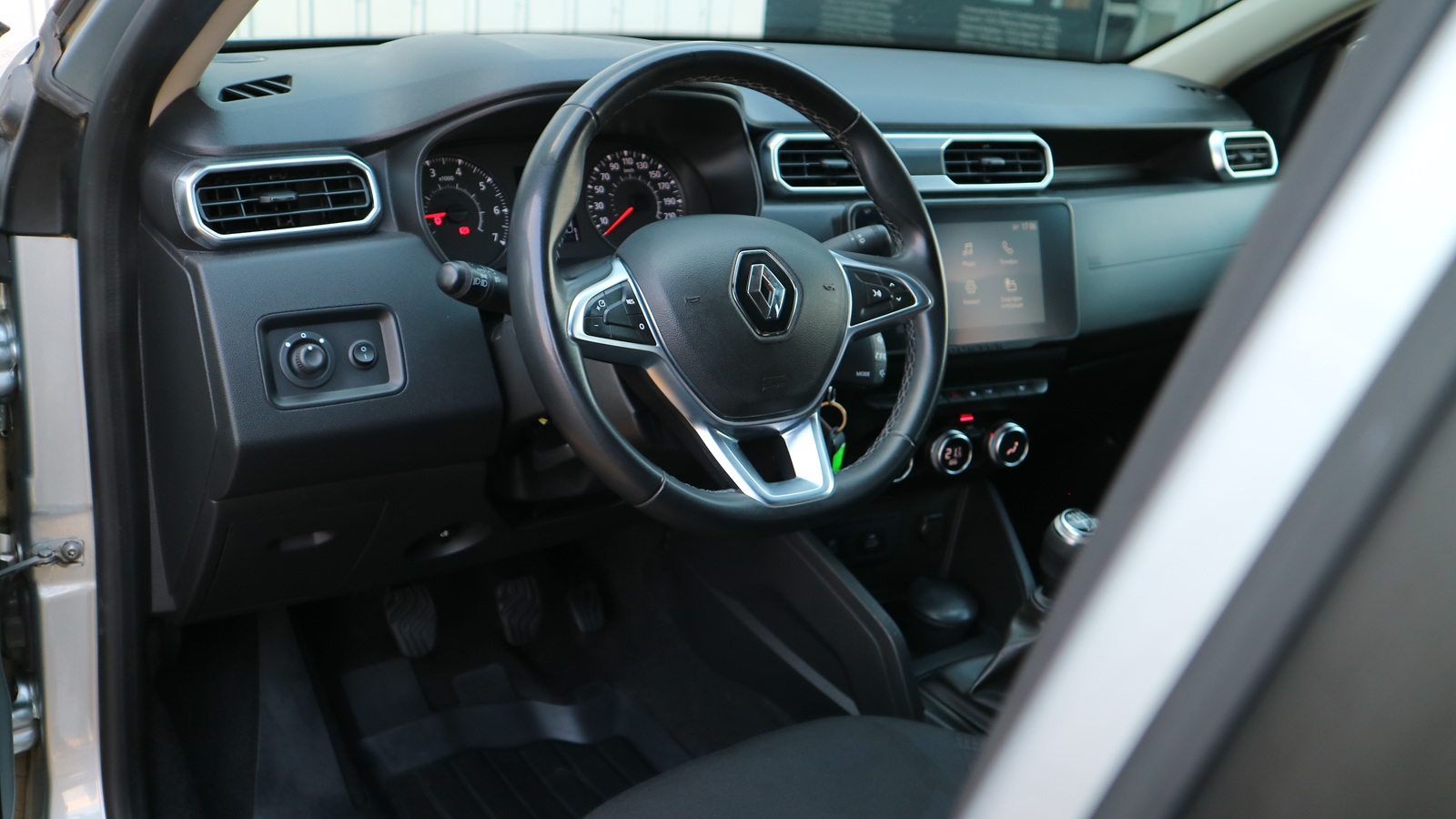 Інші авто RENAULT DUSTER 2022 року, Універсал, Тойота Центр Київ "Автосаміт Укравто Столичне", м.Київ | Фото № 21 Інші авто RENAULT DUSTER 2022 року з пробігом 126443 км, Універсал, Тойота Центр Київ "Автосаміт Укравто Столичне", м.Київ - 839000 ГРН | Фото № 21