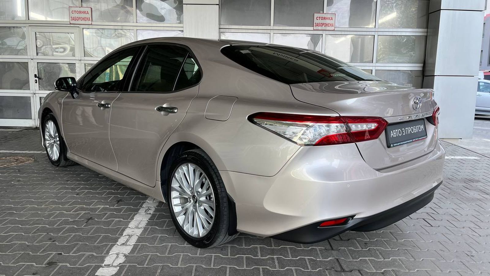 Toyota CAMRY 2018 року, Седан, Тойота Центр Хмельницький "Гранд Мотор", м.Хмельницький | Фото № 2 Toyota CAMRY 2018 року з пробігом 75702 км, Седан, Тойота Центр Хмельницький "Гранд Мотор", м.Хмельницький - 1155000 ГРН | Фото № 2