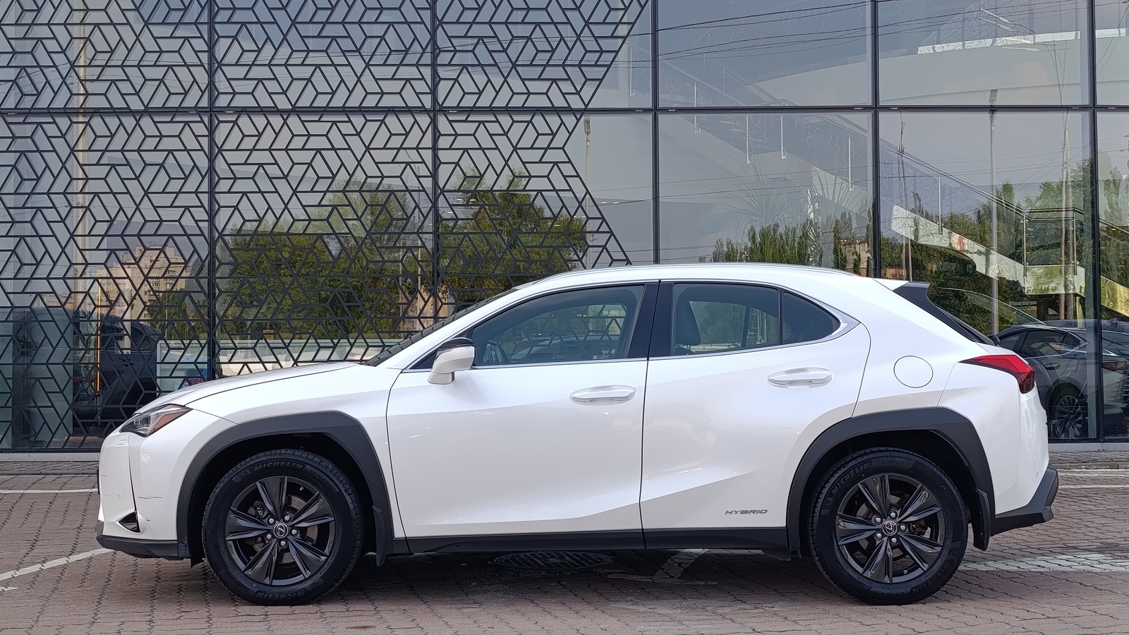 Lexus UX 2019 року з пробігом 159000 км, Хетчбек, Лексус Київ Захід, м.Київ - 1260000 ГРН | Фото № 3