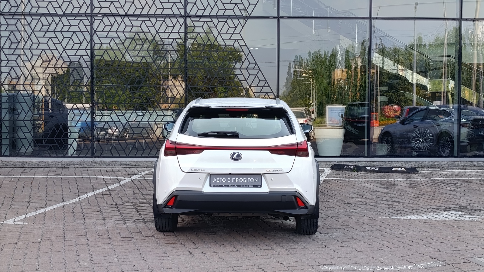 Lexus UX 2019 року з пробігом 159000 км, Хетчбек, Лексус Київ Захід, м.Київ - 1260000 ГРН | Фото № 4