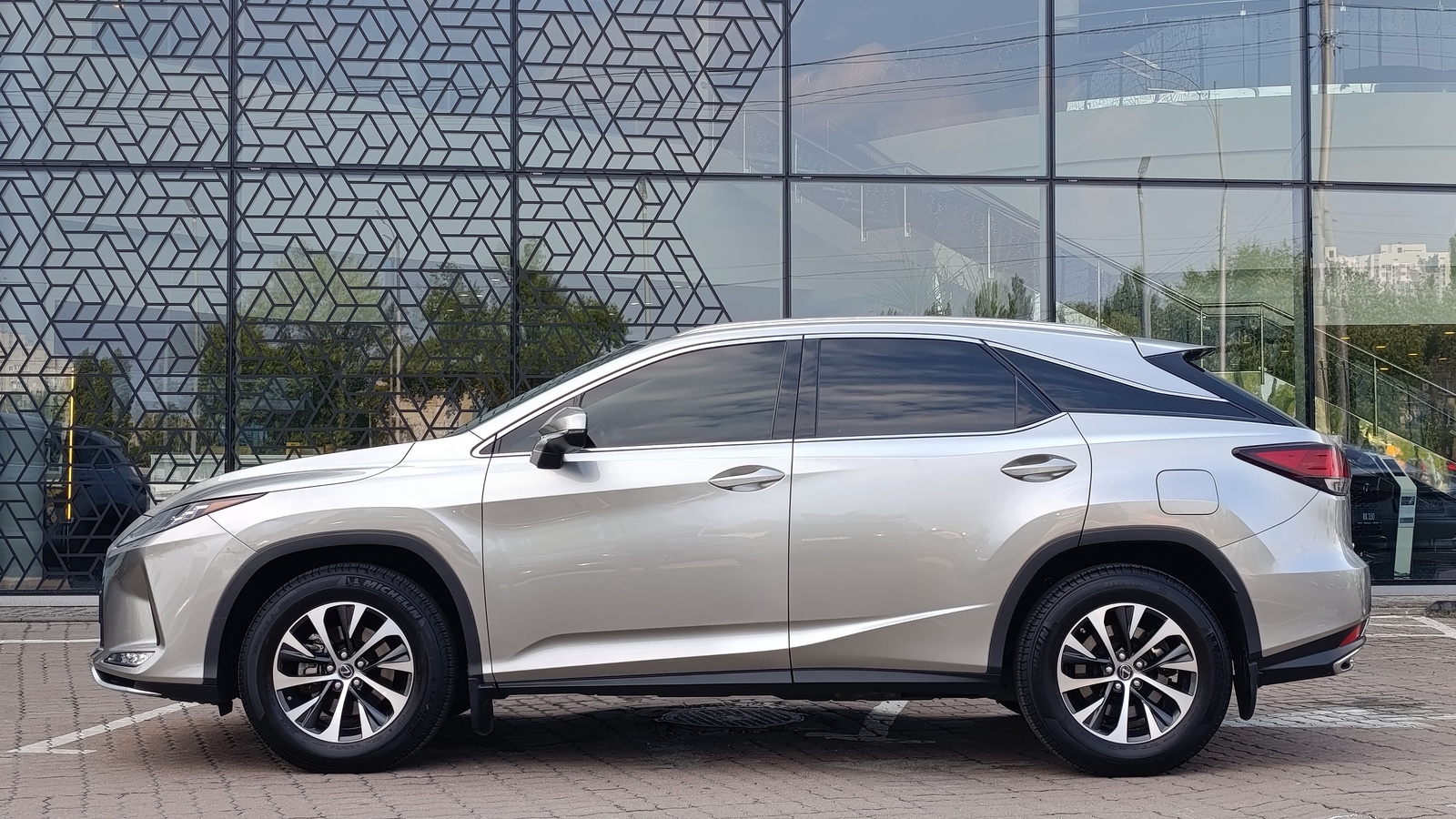 Lexus RX 2020 року з пробігом 101567 км, Універсал, Лексус Київ Захід, м.Київ - 1785000 ГРН | Фото № 3