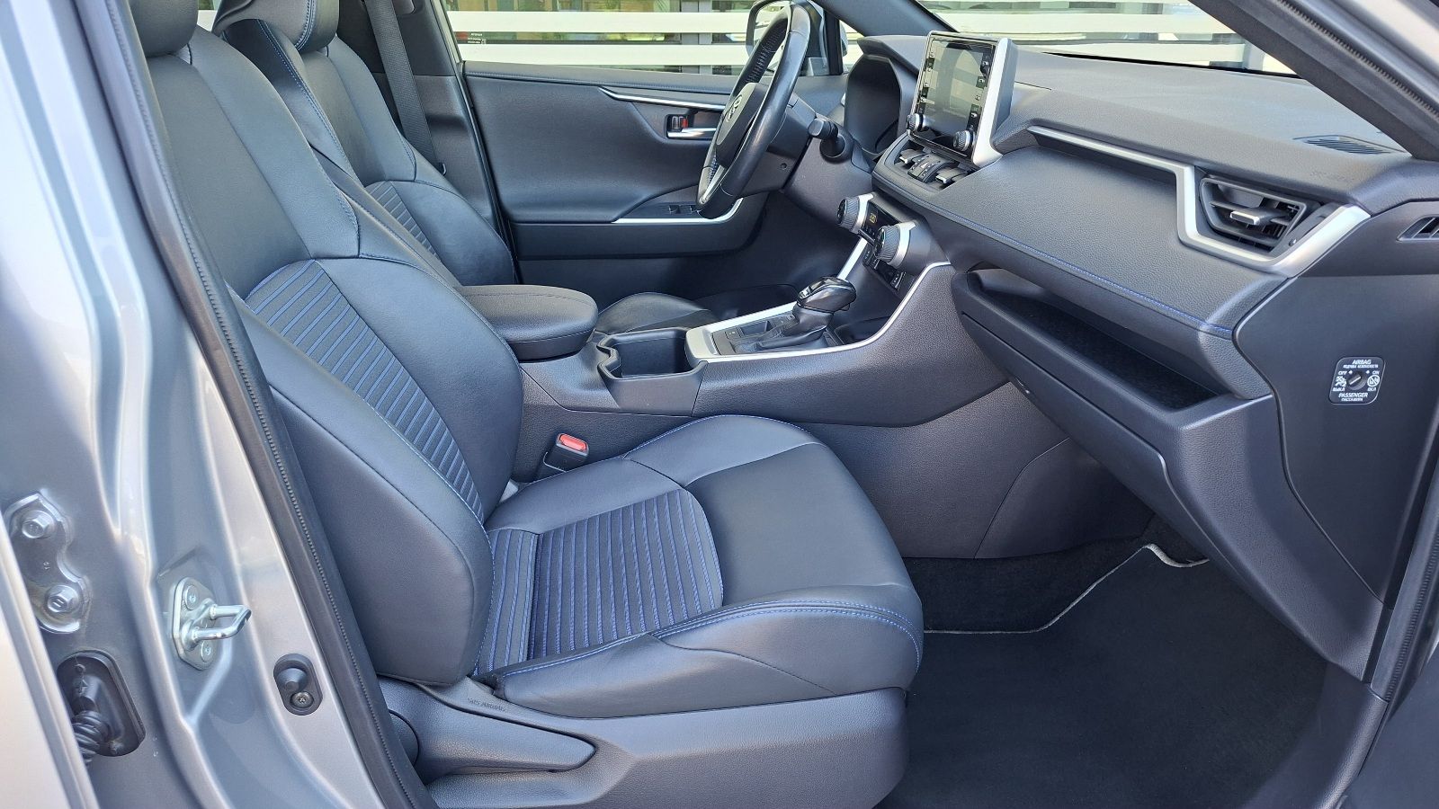Toyota RAV4 2022 року, Універсал, Тойота Центр Ужгород "Карат Мотор", м.Ужгород | Фото № 6 Toyota RAV4 2022 року з пробігом 97808 км, Універсал, Тойота Центр Ужгород "Карат Мотор", м.Ужгород - 1726000 ГРН | Фото № 6
