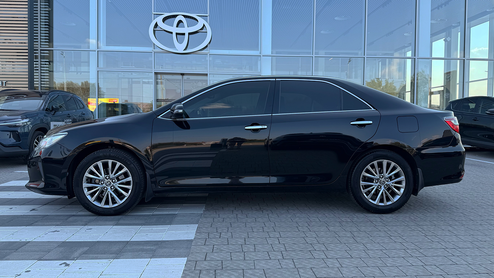 Toyota CAMRY 2017 року, Седан, Тойота Центр Рівне "Агат Авто", м.Рівне | Фото № 3 Toyota CAMRY 2017 року з пробігом 183094 км, Седан, Тойота Центр Рівне "Агат Авто", м.Рівне - 811720 ГРН | Фото № 3