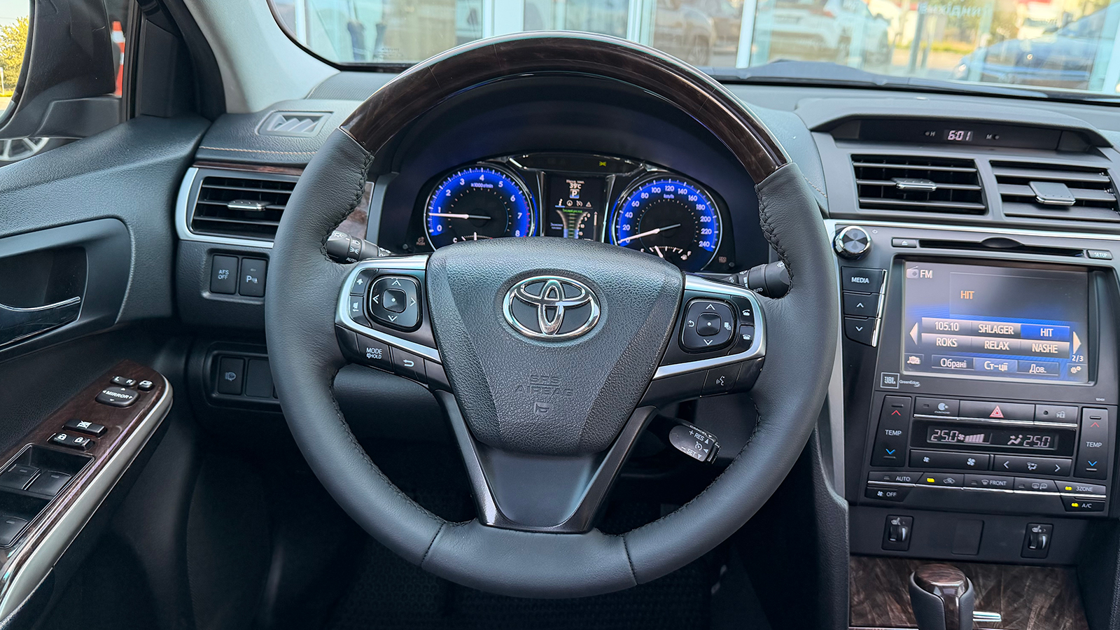 Toyota CAMRY 2017 року, Седан, Тойота Центр Рівне "Агат Авто", м.Рівне | Фото № 13 Toyota CAMRY 2017 року з пробігом 183094 км, Седан, Тойота Центр Рівне "Агат Авто", м.Рівне - 811720 ГРН | Фото № 13