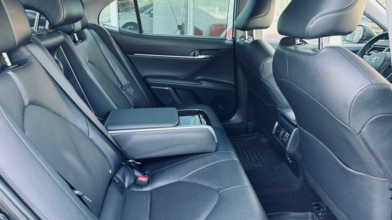 Toyota CAMRY 2023 року, Седан, Тойота Центр Івано-Франківськ "Класик-Авто", м.Івано-Франківськ | Фото № 7 Toyota CAMRY 2023 року з пробігом 72634 км, Седан, Тойота Центр Івано-Франківськ "Класик-Авто", м.Івано-Франківськ - 1532000 ГРН | Фото № 7