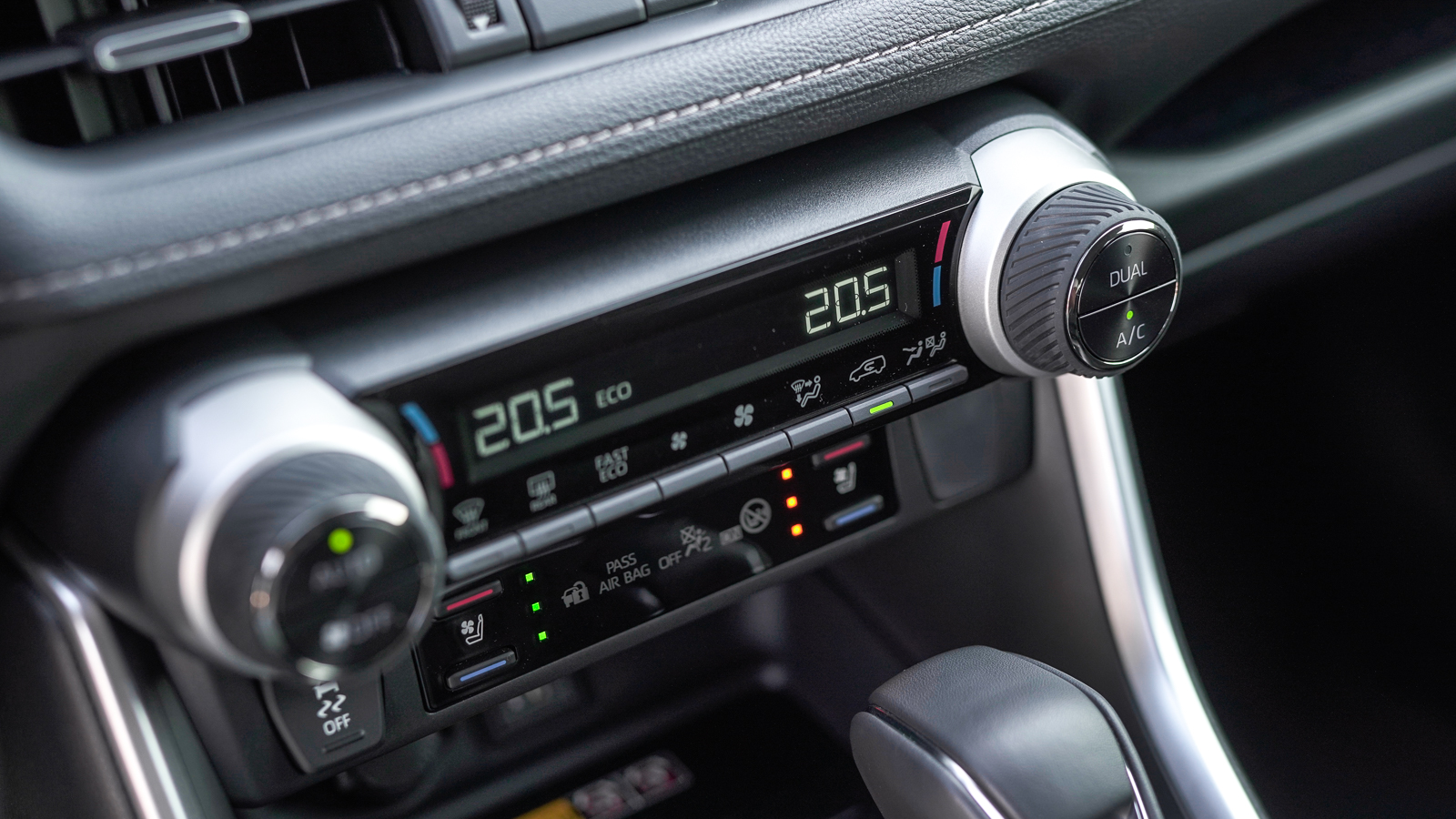 Toyota RAV4 2025 року, Універсал, Лексус Львів, м.Львів | Фото № 32 Toyota RAV4 2025 року з пробігом 1808 км, Універсал, Лексус Львів, м.Львів - 2255000 ГРН | Фото № 32