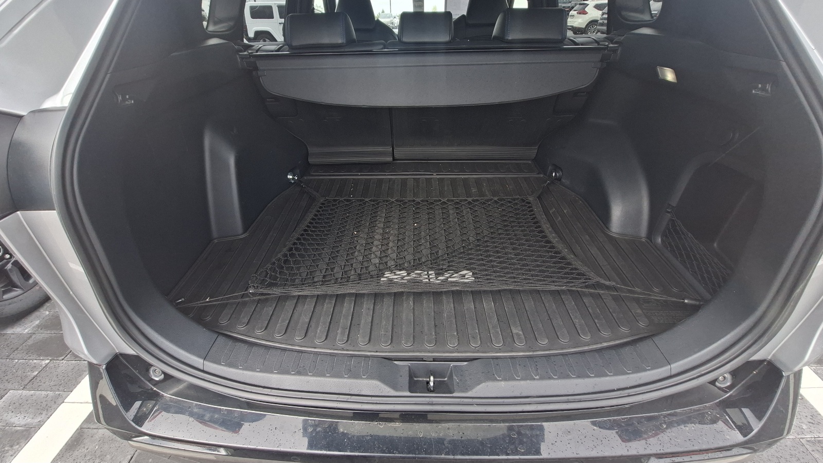 Toyota RAV4 2022 року, Універсал, Тойота Центр Ужгород "Карат Мотор", м.Ужгород | Фото № 10 Toyota RAV4 2022 року з пробігом 97808 км, Універсал, Тойота Центр Ужгород "Карат Мотор", м.Ужгород - 1726000 ГРН | Фото № 10