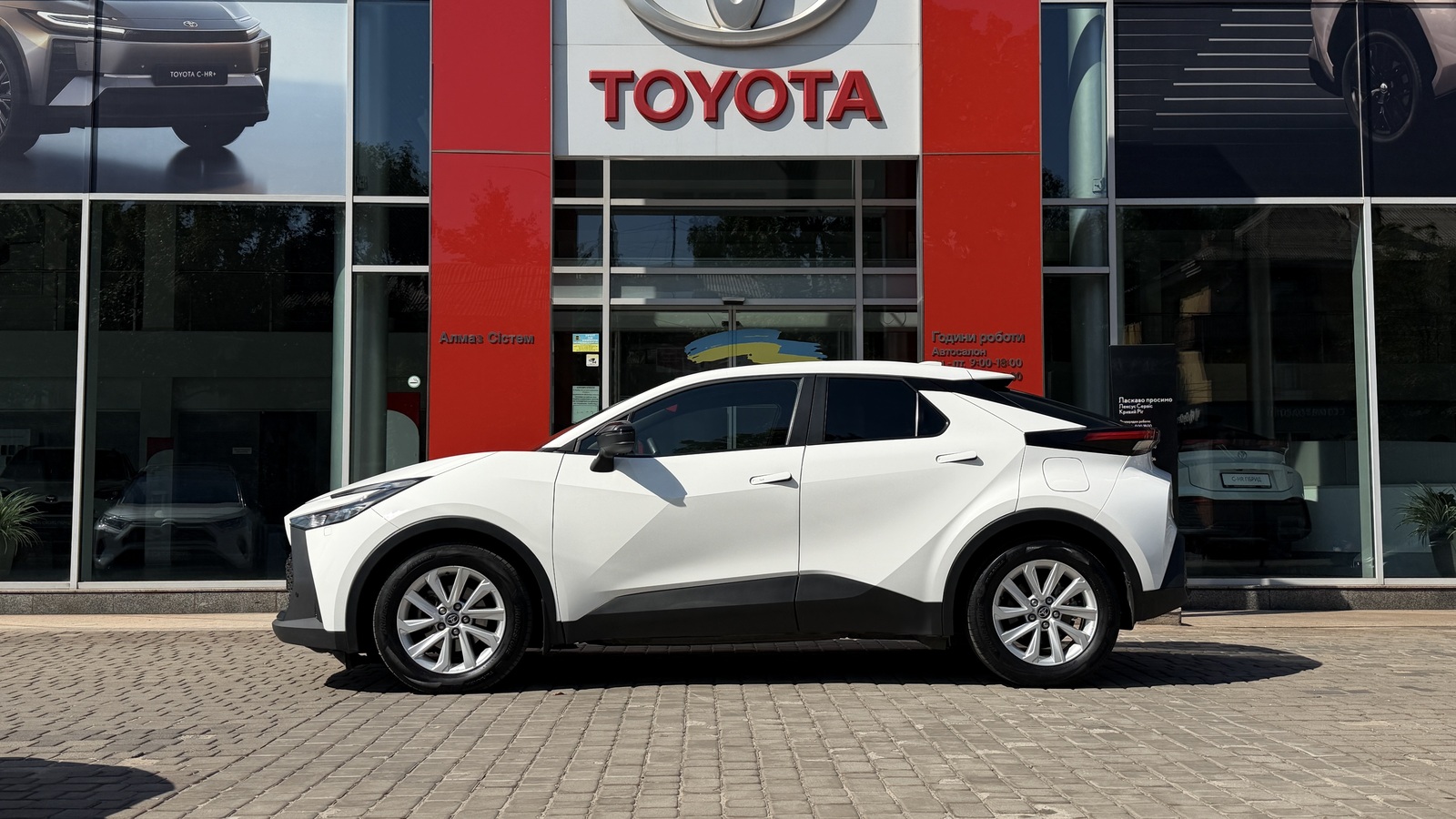Toyota C-HR 2023 року, Хетчбек, Тойота Центр Кривий Ріг "Алмаз Сістем", м.Кривий Ріг | Фото № 3 Toyota C-HR 2023 року з пробігом 65579 км, Хетчбек, Тойота Центр Кривий Ріг "Алмаз Сістем", м.Кривий Ріг - 1320000 ГРН | Фото № 3