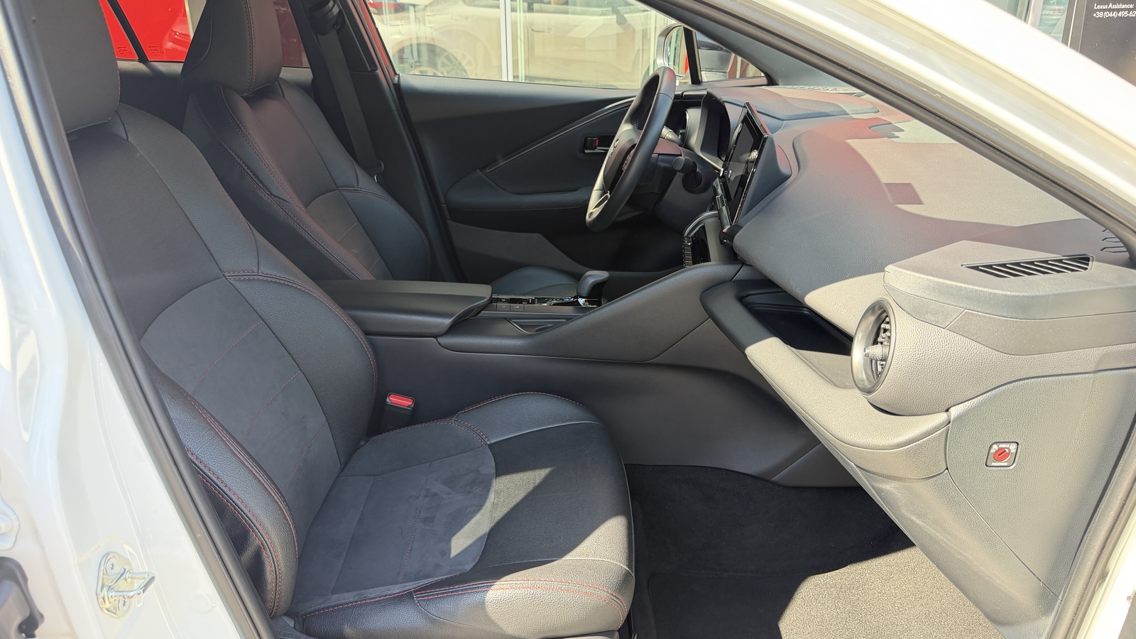 Toyota C-HR 2023 року, Хетчбек, Тойота Центр Кривий Ріг "Алмаз Сістем", м.Кривий Ріг | Фото № 6 Toyota C-HR 2023 року з пробігом 65579 км, Хетчбек, Тойота Центр Кривий Ріг "Алмаз Сістем", м.Кривий Ріг - 1320000 ГРН | Фото № 6
