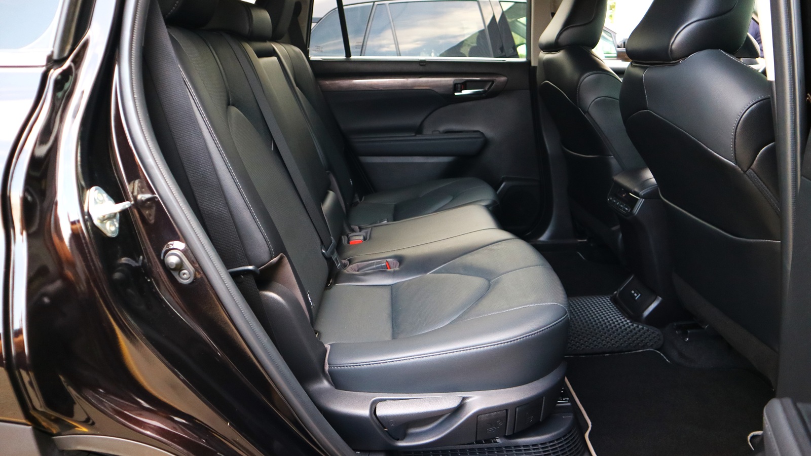 Toyota HIGHLANDER 2022 року з пробігом 85650 км, Універсал, Тойота Центр Київ "Автосаміт Укравто Столичне", м.Київ - 2289000 ГРН | Фото № 7