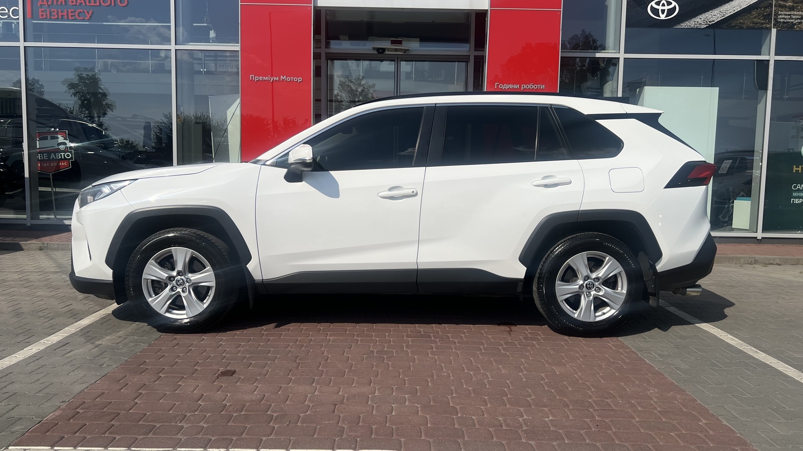 Toyota RAV4 2020 року, Універсал, Тойота Центр Вінниця "Преміум Мотор", м.Вінниця | Фото № 3 Toyota RAV4 2020 року з пробігом 164627 км, Універсал, Тойота Центр Вінниця "Преміум Мотор", м.Вінниця - 1120000 ГРН | Фото № 3