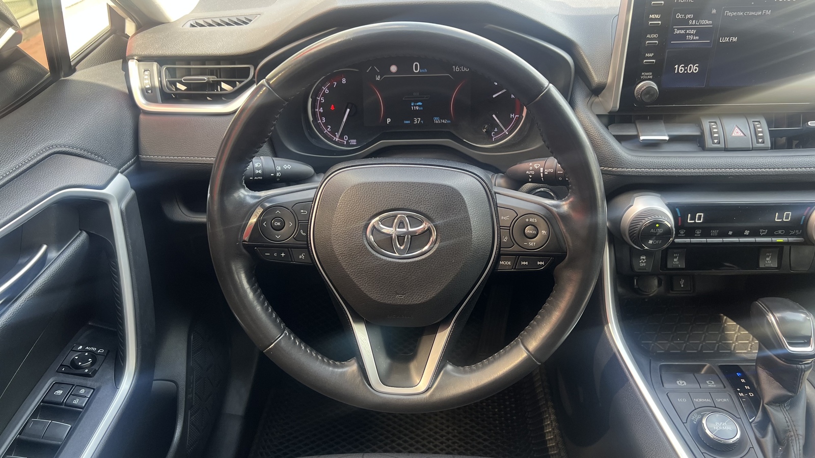Toyota RAV4 2020 року, Універсал, Тойота Центр Вінниця "Преміум Мотор", м.Вінниця | Фото № 9 Toyota RAV4 2020 року з пробігом 164627 км, Універсал, Тойота Центр Вінниця "Преміум Мотор", м.Вінниця - 1120000 ГРН | Фото № 9