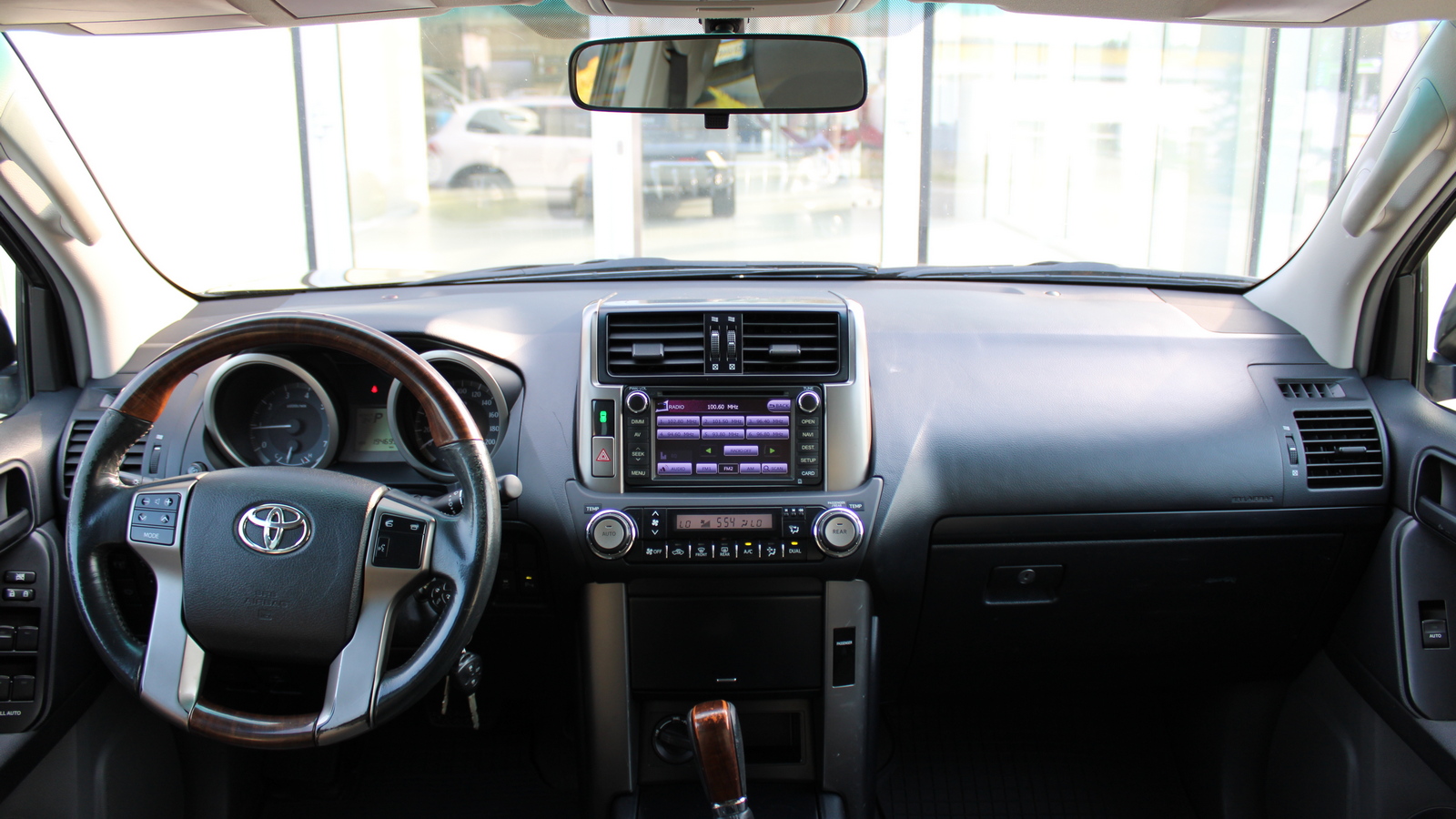 Toyota LAND CRUISER PRADO 2010 року, Універсал, Тойота Центр Черкаси "Мотор Сіті", м.Черкаси | Фото № 8 Toyota LAND CRUISER PRADO 2010 року з пробігом 194687 км, Універсал, Тойота Центр Черкаси "Мотор Сіті", м.Черкаси - 850000 ГРН | Фото № 8