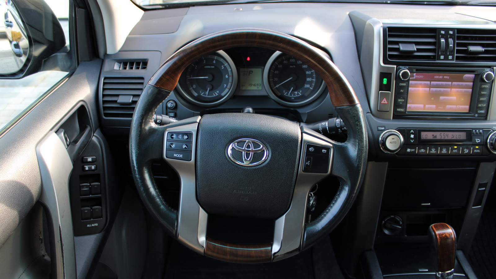 Toyota LAND CRUISER PRADO 2010 року, Універсал, Тойота Центр Черкаси "Мотор Сіті", м.Черкаси | Фото № 9 Toyota LAND CRUISER PRADO 2010 року з пробігом 194687 км, Універсал, Тойота Центр Черкаси "Мотор Сіті", м.Черкаси - 850000 ГРН | Фото № 9