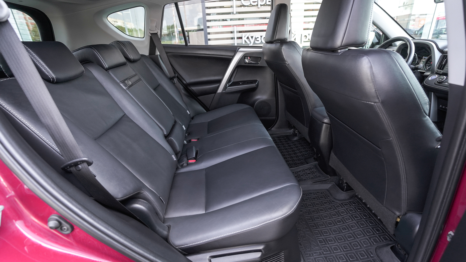 Toyota RAV4 2018 року, Універсал, Тойота Центр Львів "Діамант", м.Львів | Фото № 7 Toyota RAV4 2018 року з пробігом 96377 км, Універсал, Тойота Центр Львів "Діамант", м.Львів - 1217700 ГРН | Фото № 7