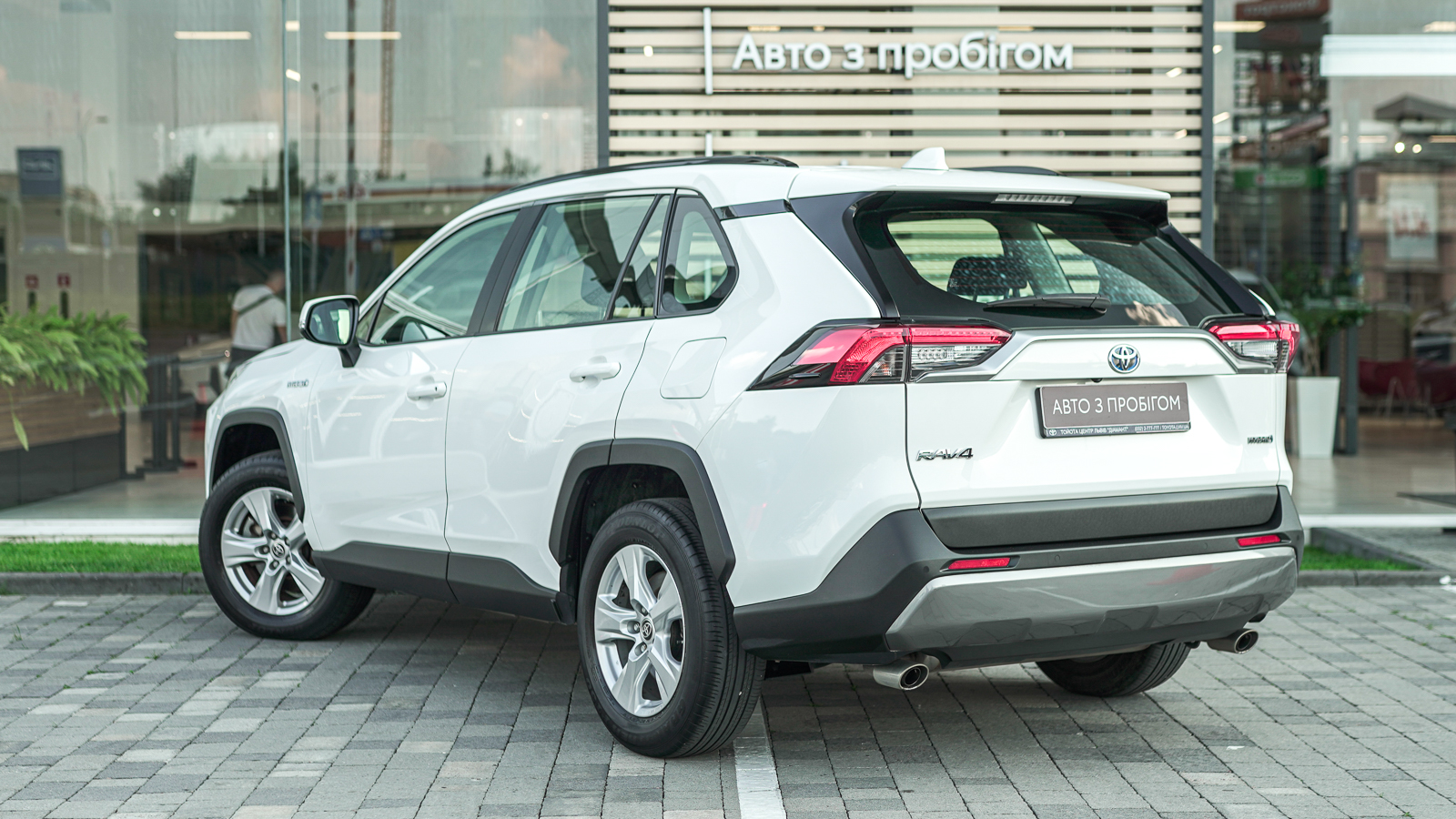 Toyota RAV4 2021 року, Універсал, Тойота Центр Львів "Діамант", м.Львів | Фото № 2 Toyota RAV4 2021 року з пробігом 71420 км, Універсал, Тойота Центр Львів "Діамант", м.Львів - 1443200 ГРН | Фото № 2