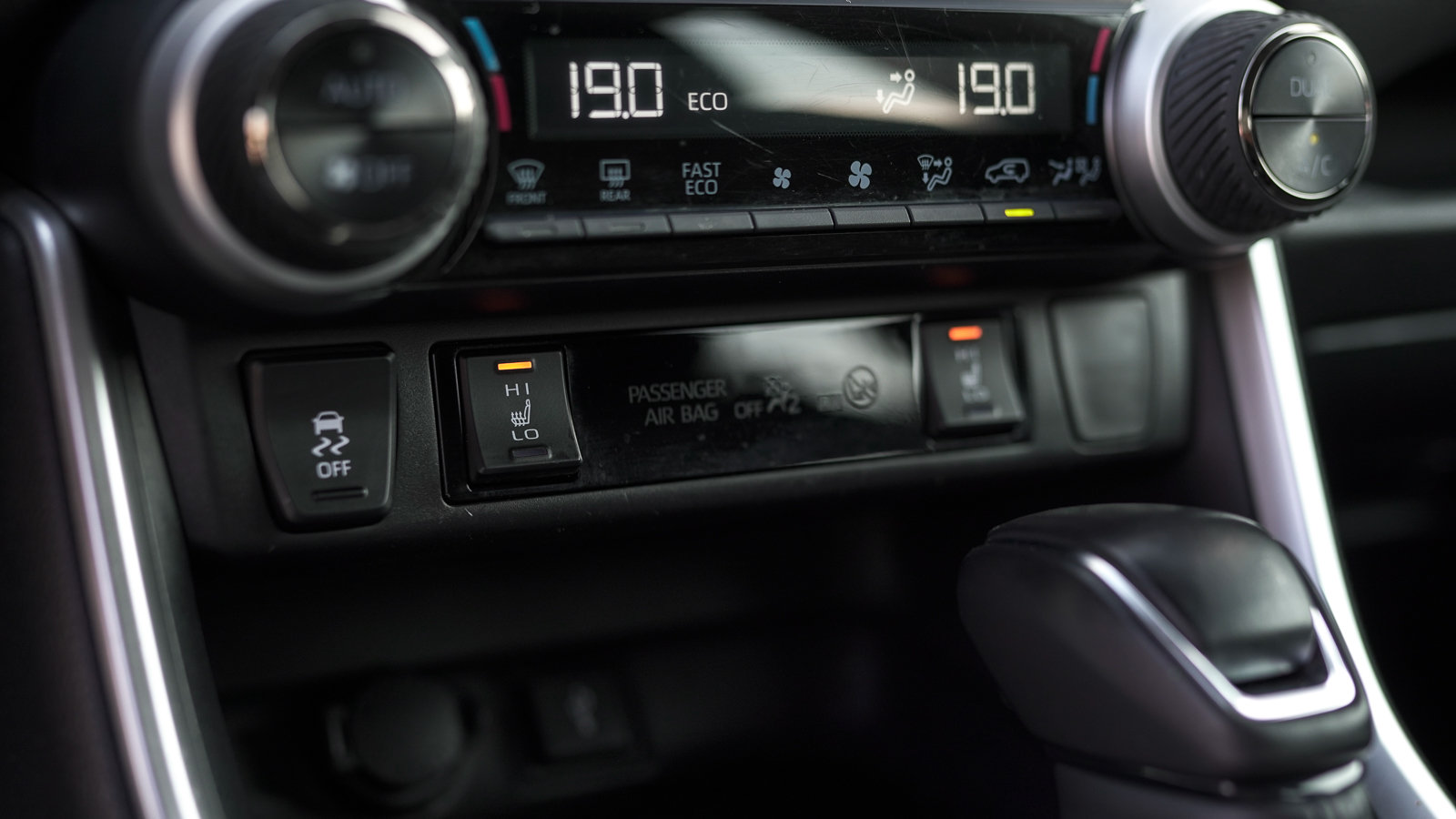 Toyota RAV4 2021 року, Універсал, Тойота Центр Львів "Діамант", м.Львів | Фото № 26 Toyota RAV4 2021 року з пробігом 71420 км, Універсал, Тойота Центр Львів "Діамант", м.Львів - 1443200 ГРН | Фото № 26