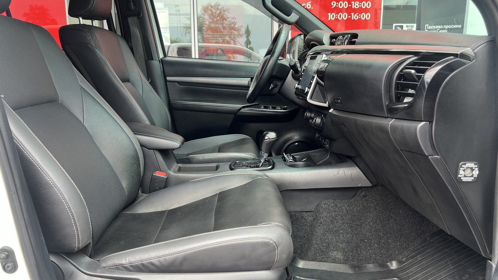 Toyota HILUX 2021 року, Пікап, Тойота Центр Вінниця "Преміум Мотор", м.Вінниця | Фото № 6 Toyota HILUX 2021 року з пробігом 184215 км, Пікап, Тойота Центр Вінниця "Преміум Мотор", м.Вінниця - 1700000 ГРН | Фото № 6