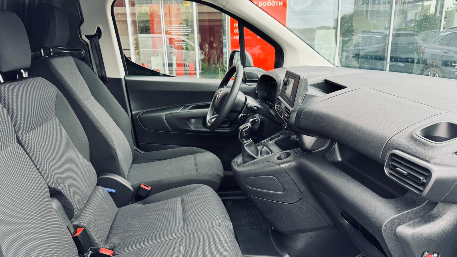 Toyota PROACE CITY 2023 року, Мінівен, Тойота Центр Івано-Франківськ "Класик-Авто", м.Івано-Франківськ | Фото № 6 Toyota PROACE CITY 2023 року з пробігом 66159 км, Мінівен, Тойота Центр Івано-Франківськ "Класик-Авто", м.Івано-Франківськ - 871200 ГРН | Фото № 6