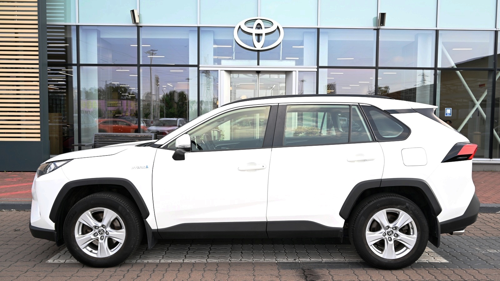 Toyota RAV4 2020 року, Універсал, Тойота Центр Київ "Сіті Плаза", м.Київ | Фото № 3 Toyota RAV4 2020 року з пробігом 83756 км, Універсал, Тойота Центр Київ "Сіті Плаза", м.Київ - 1289386 ГРН | Фото № 3