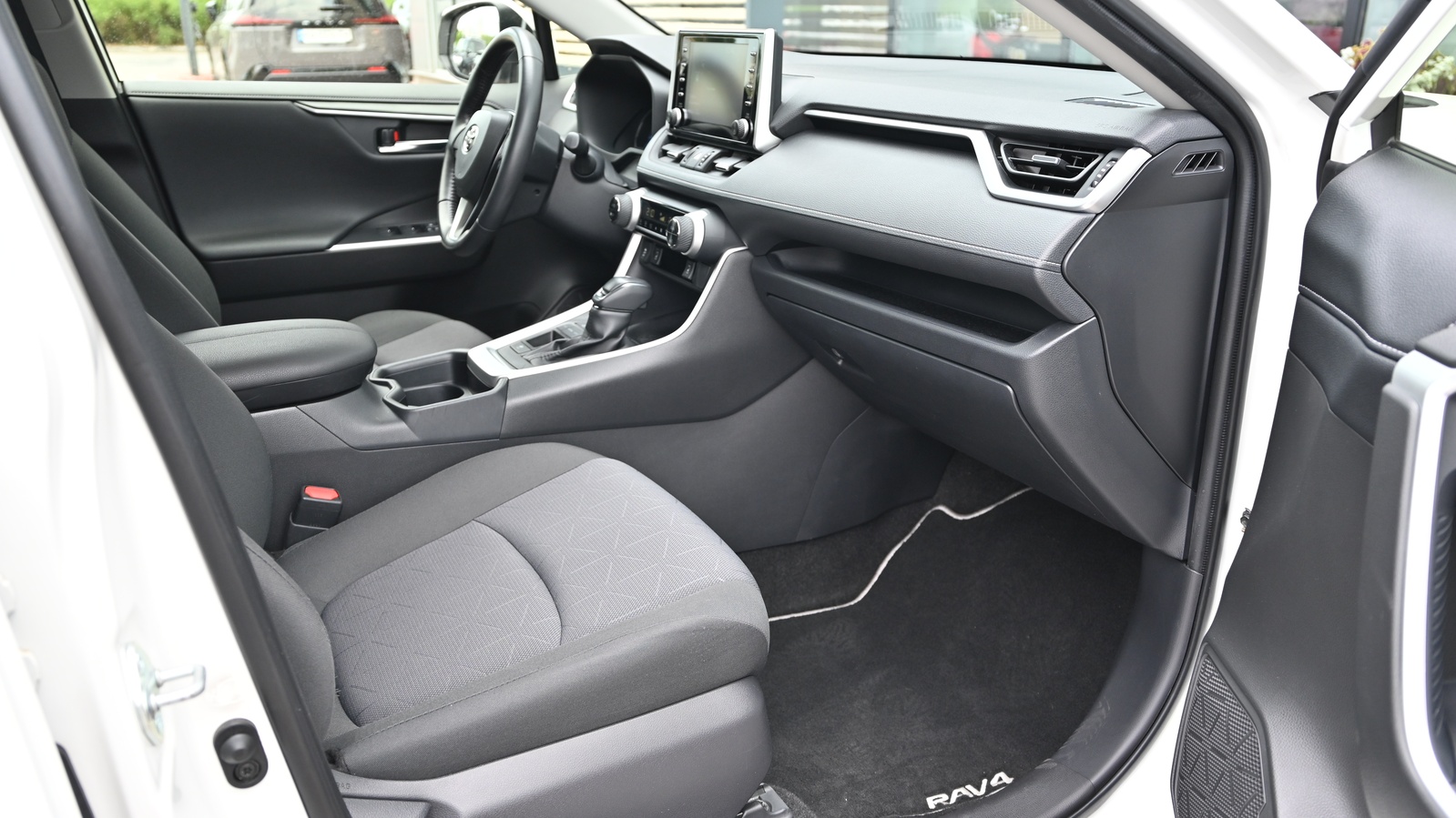 Toyota RAV4 2020 року, Універсал, Тойота Центр Київ "Сіті Плаза", м.Київ | Фото № 6 Toyota RAV4 2020 року з пробігом 83756 км, Універсал, Тойота Центр Київ "Сіті Плаза", м.Київ - 1289386 ГРН | Фото № 6