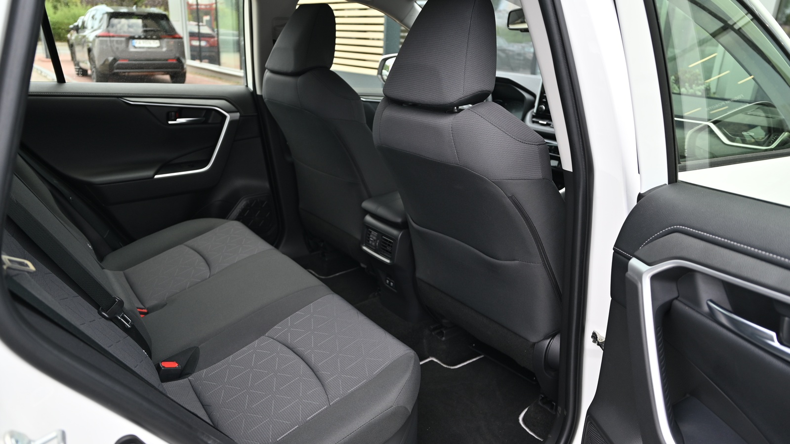 Toyota RAV4 2020 року, Універсал, Тойота Центр Київ "Сіті Плаза", м.Київ | Фото № 7 Toyota RAV4 2020 року з пробігом 83756 км, Універсал, Тойота Центр Київ "Сіті Плаза", м.Київ - 1289386 ГРН | Фото № 7