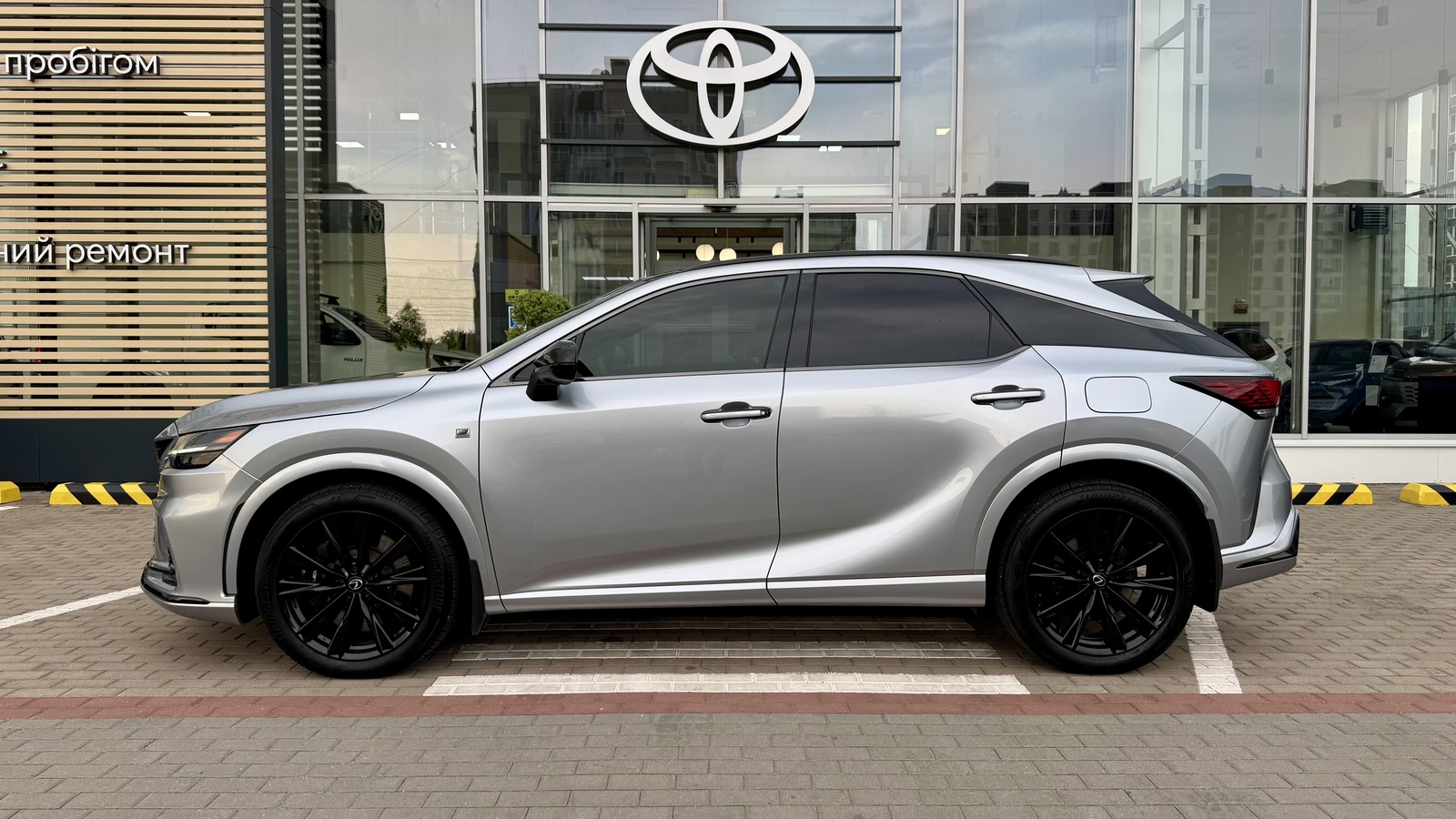Lexus RX 500h 2024 року, Універсал, Тойота Центр Чернігів "Соллі-Плюс", м.Чернігів | Фото № 3 Lexus RX 500h 2024 року з пробігом 16780 км, Універсал, Тойота Центр Чернігів "Соллі-Плюс", м.Чернігів - 3060000 ГРН | Фото № 3