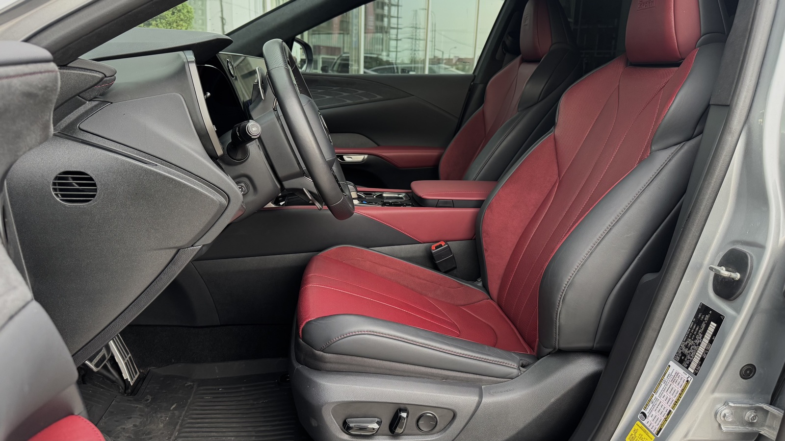 Lexus RX 500h 2024 року, Універсал, Тойота Центр Чернігів "Соллі-Плюс", м.Чернігів | Фото № 12 Lexus RX 500h 2024 року з пробігом 16780 км, Універсал, Тойота Центр Чернігів "Соллі-Плюс", м.Чернігів - 3060000 ГРН | Фото № 12