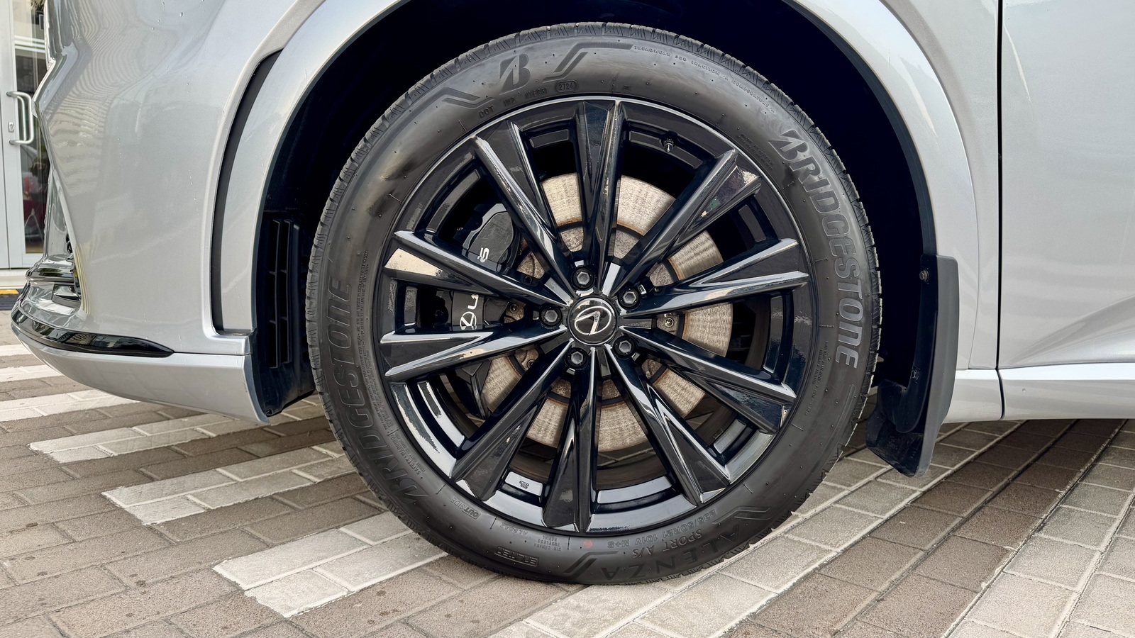 Lexus RX 500h 2024 року, Універсал, Тойота Центр Чернігів "Соллі-Плюс", м.Чернігів | Фото № 15 Lexus RX 500h 2024 року з пробігом 16780 км, Універсал, Тойота Центр Чернігів "Соллі-Плюс", м.Чернігів - 3060000 ГРН | Фото № 15