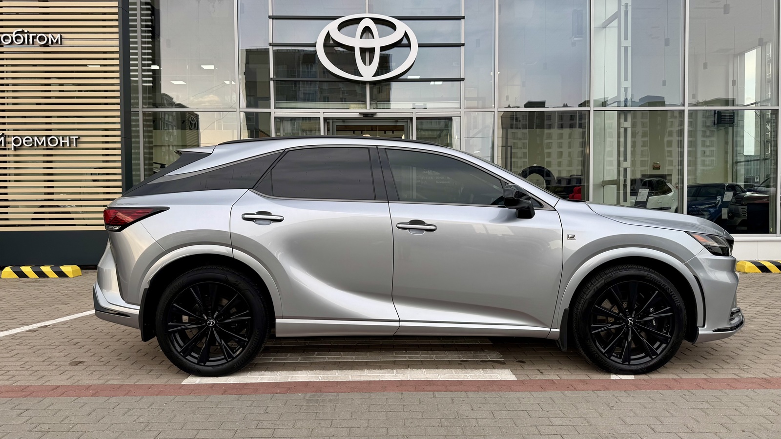 Lexus RX 500h 2024 року, Універсал, Тойота Центр Чернігів "Соллі-Плюс", м.Чернігів | Фото № 16 Lexus RX 500h 2024 року з пробігом 16780 км, Універсал, Тойота Центр Чернігів "Соллі-Плюс", м.Чернігів - 3060000 ГРН | Фото № 16