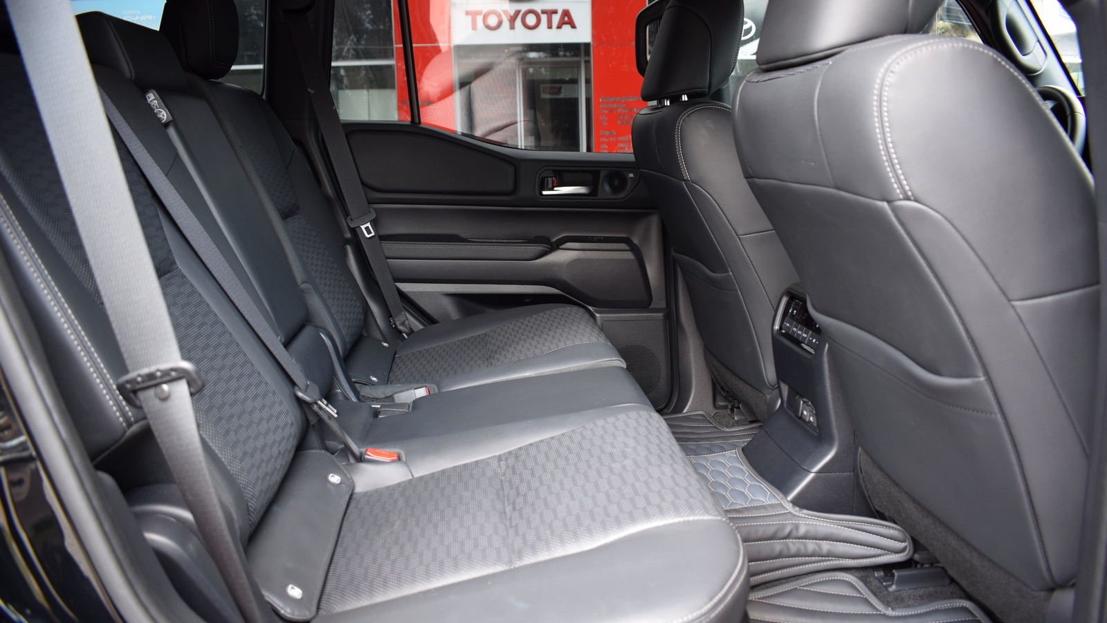 Toyota LAND CRUISER PRADO 2025 року, Універсал, Тойота Центр Житомир "Стар - Кар", м.Житомир | Фото № 7 Toyota LAND CRUISER PRADO 2025 року з пробігом 41226 км, Універсал, Тойота Центр Житомир "Стар - Кар", м.Житомир - 3106650 ГРН | Фото № 7