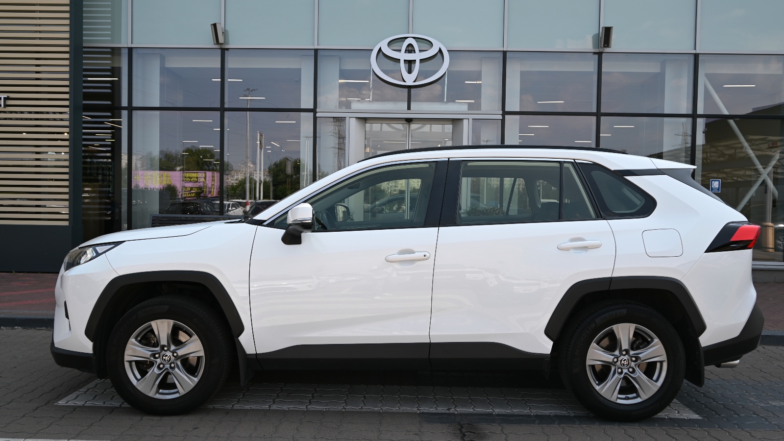 Toyota RAV4 2022 року з пробігом 79148 км, Універсал, Тойота Центр Київ "Сіті Плаза", м.Київ - 1425600 ГРН | Фото № 3